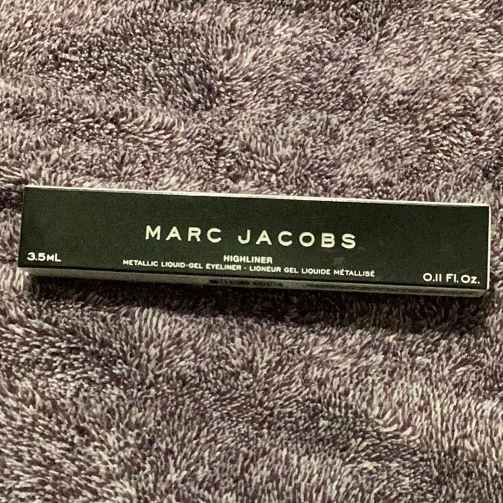 Marc Jacobs Highliner Glamaroon 36
